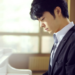 日本毛茸茸少女喷水
